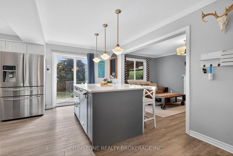 Photo 10 at 116 Bird Street, Edgehill Drive, Barrie Photo 10 at 116 Bird Street, Edgehill Drive, Barrie