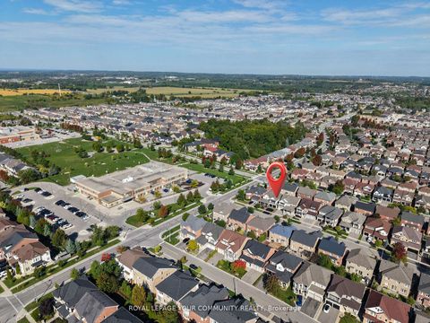 Photo 1 at 4 Dairy Avenue, Oak Ridges, Richmond Hill