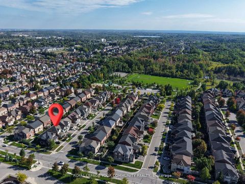 Photo 2 at 4 Dairy Avenue, Oak Ridges, Richmond Hill