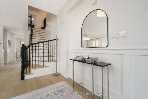 Photo 4 at 4 Dairy Avenue, Oak Ridges, Richmond Hill