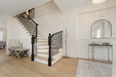 Photo 5 at 4 Dairy Avenue, Oak Ridges, Richmond Hill