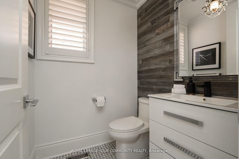 Photo 10 at 4 Dairy Avenue, Oak Ridges, Richmond Hill