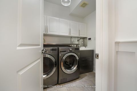 Photo 11 at 4 Dairy Avenue, Oak Ridges, Richmond Hill