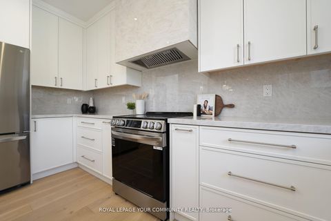 Photo 17 at 4 Dairy Avenue, Oak Ridges, Richmond Hill