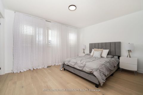 Photo 33 at 4 Dairy Avenue, Oak Ridges, Richmond Hill