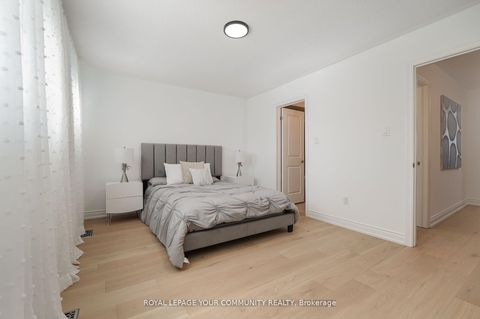 Photo 34 at 4 Dairy Avenue, Oak Ridges, Richmond Hill