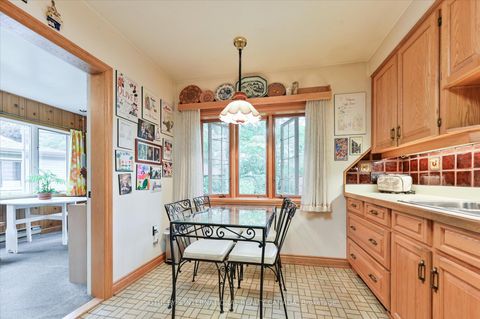 Photo 11 at 78 Humberview Road, Lambton Baby Point, Toronto