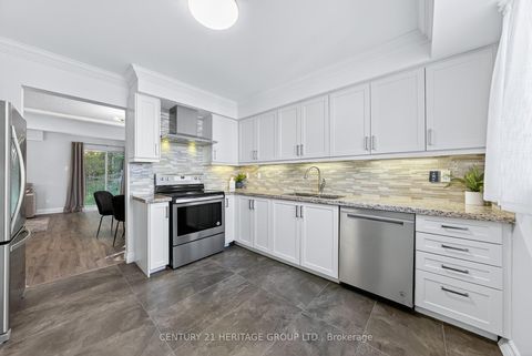 Photo 14 at 654 Gibney Crescent, Summerhill Estates, Newmarket