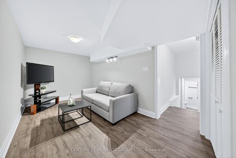 Photo 31 at 654 Gibney Crescent, Summerhill Estates, Newmarket