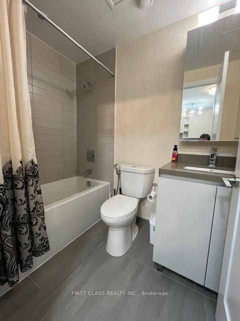 Photo 5 at 812 - 396 HIGHWAY 7, Doncrest, Richmond Hill