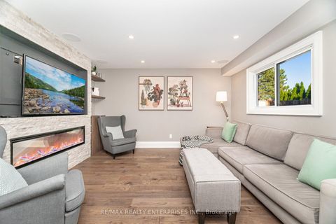 Photo 11 at 1166 Priory Court, GA Glen Abbey, Oakville