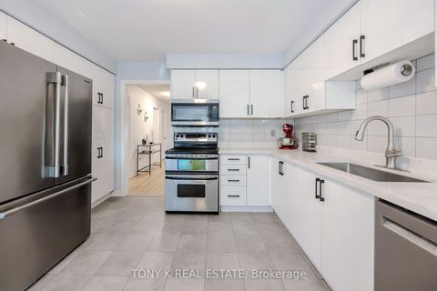 Photo 7 at 250 Alex Doner Drive, Glenway Estates, Newmarket