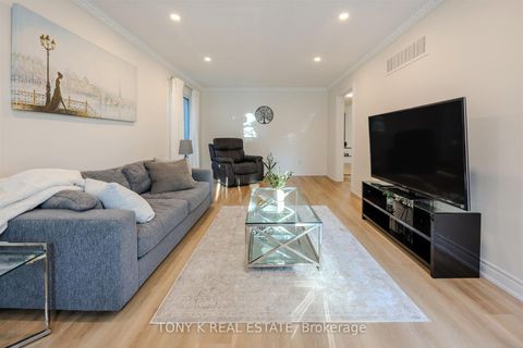 Photo 10 at 250 Alex Doner Drive, Glenway Estates, Newmarket