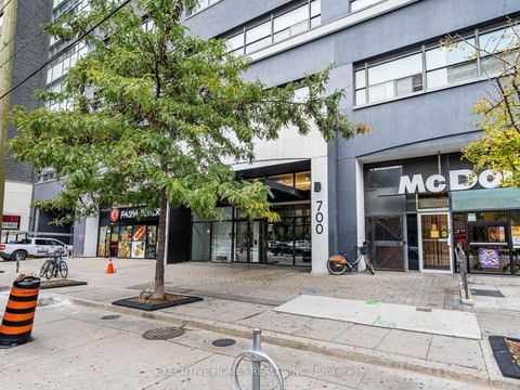 Photo 4 at 1004 - 700 King Street W, Niagara, Toronto