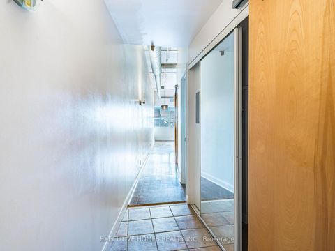 Photo 10 at 1004 - 700 King Street W, Niagara, Toronto