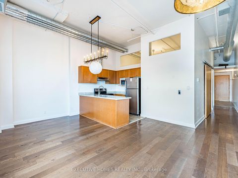 Photo 13 at 1004 - 700 King Street W, Niagara, Toronto