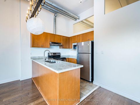 Photo 15 at 1004 - 700 King Street W, Niagara, Toronto