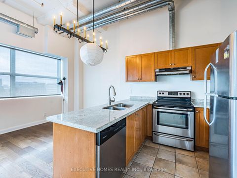 Photo 16 at 1004 - 700 King Street W, Niagara, Toronto