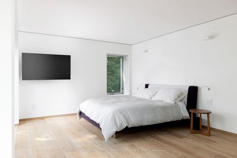 Photo 14 at 11 Beaumont Road, Moore Park, Toronto