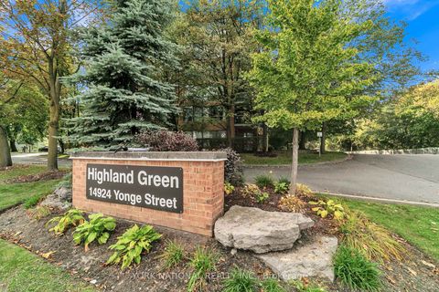 Photo 1 at 408 - 14924 Yonge Street, Aurora Highlands, Aurora Photo 1 at 408 - 14924 Yonge Street, Aurora Highlands, Aurora