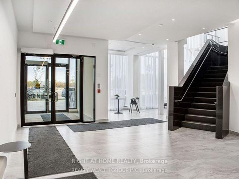 Photo 2 at 509 - 6 DAVID EYER Road, Rural Richmond Hill, Richmond Hill