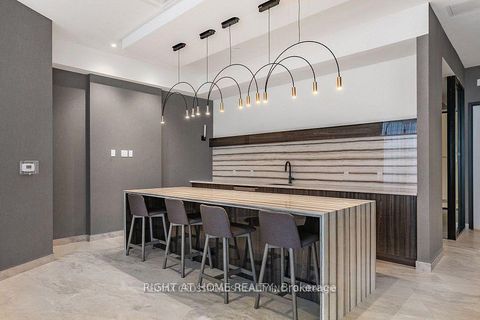 Photo 4 at 509 - 6 DAVID EYER Road, Rural Richmond Hill, Richmond Hill