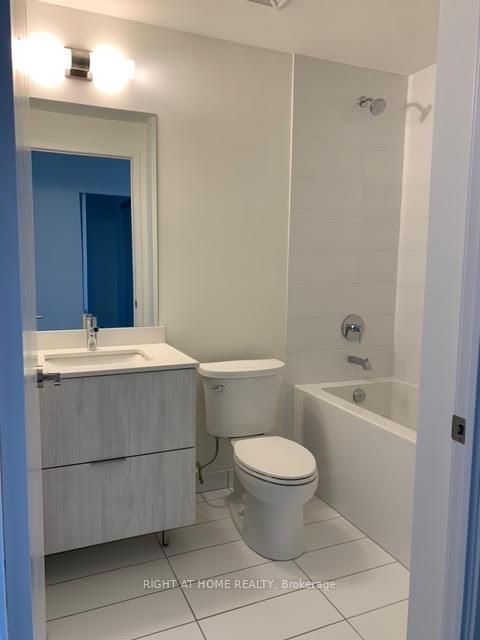 Photo 12 at 509 - 6 DAVID EYER Road, Rural Richmond Hill, Richmond Hill Photo 12 at 509 - 6 DAVID EYER Road, Rural Richmond Hill, Richmond Hill