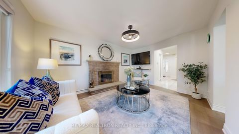 Photo 12 at 25 Greybeaver Trail, Rouge E10, Toronto