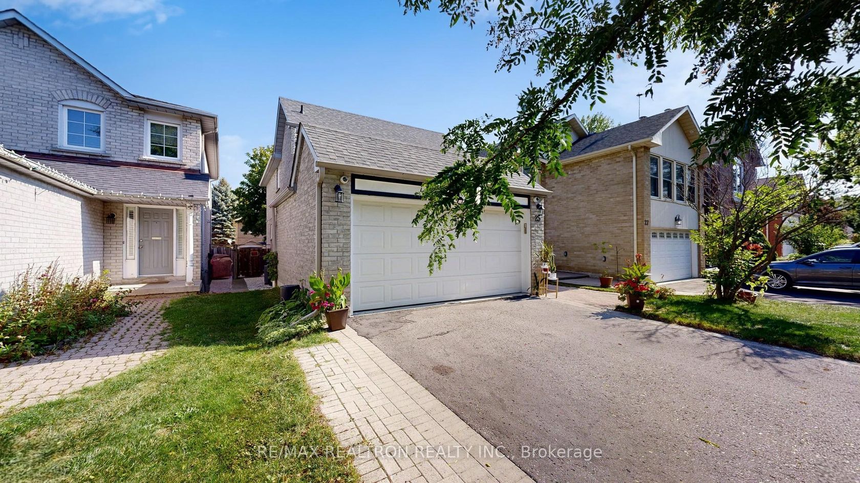 Photo 1 at 25 Greybeaver Trail, Rouge E10, Toronto Photo 1 at 25 Greybeaver Trail, Rouge E10, Toronto