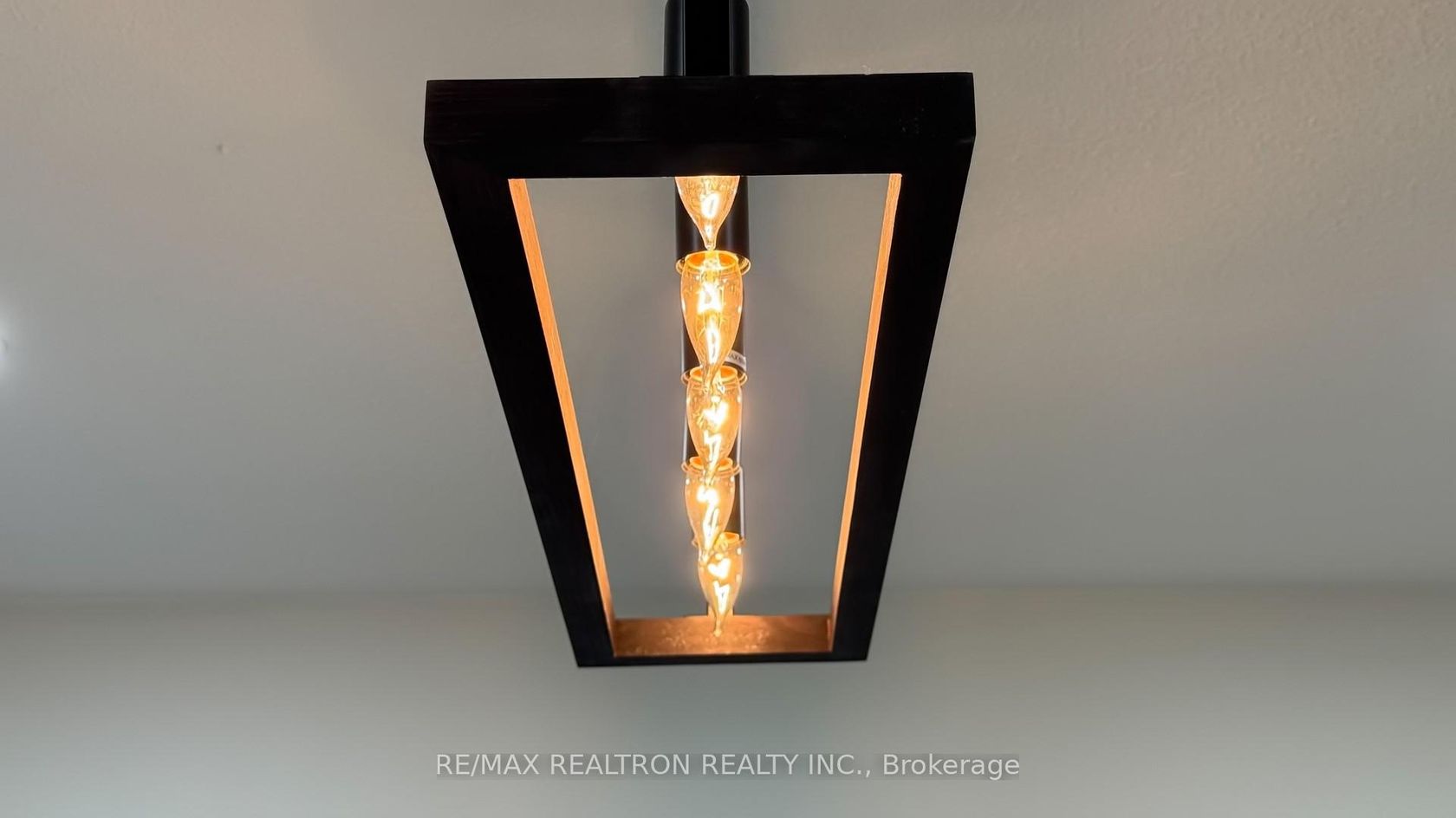 Photo 15 at 25 Greybeaver Trail, Rouge E10, Toronto Photo 15 at 25 Greybeaver Trail, Rouge E10, Toronto