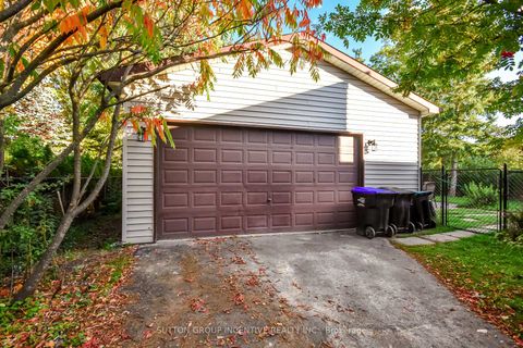 Photo 2 at 2276 Scythes Street, Stroud, Innisfil