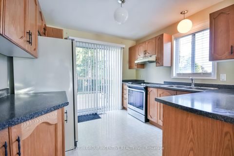 Photo 11 at 2276 Scythes Street, Stroud, Innisfil Photo 11 at 2276 Scythes Street, Stroud, Innisfil