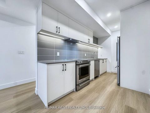 Photo 5 at 49 Morningside Avenue, Swansea, Toronto