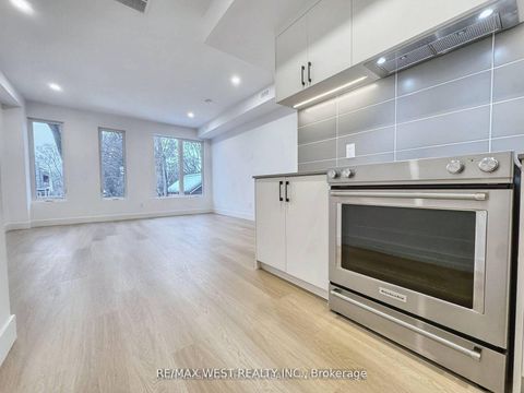 Photo 7 at 49 Morningside Avenue, Swansea, Toronto