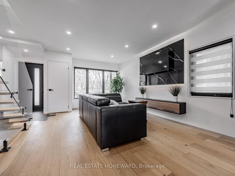 Photo 4 at 10 Juliana Court, Lambton Baby Point, Toronto