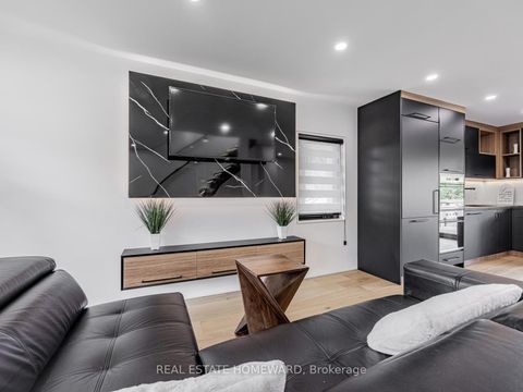 Photo 5 at 10 Juliana Court, Lambton Baby Point, Toronto