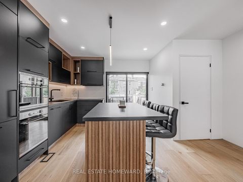 Photo 10 at 10 Juliana Court, Lambton Baby Point, Toronto