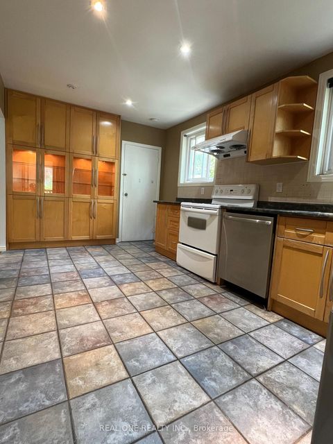 Photo 5 at 34 Shippigan Crescent, Don Valley Village, Toronto