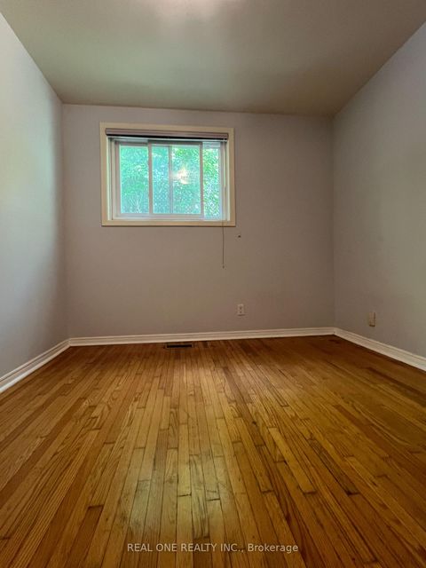 Photo 11 at 34 Shippigan Crescent, Don Valley Village, Toronto