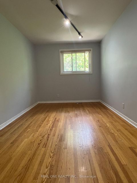 Photo 12 at 34 Shippigan Crescent, Don Valley Village, Toronto