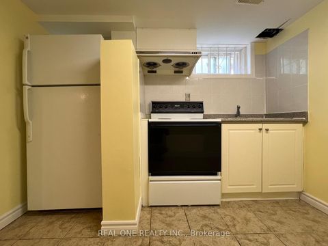 Photo 14 at 34 Shippigan Crescent, Don Valley Village, Toronto