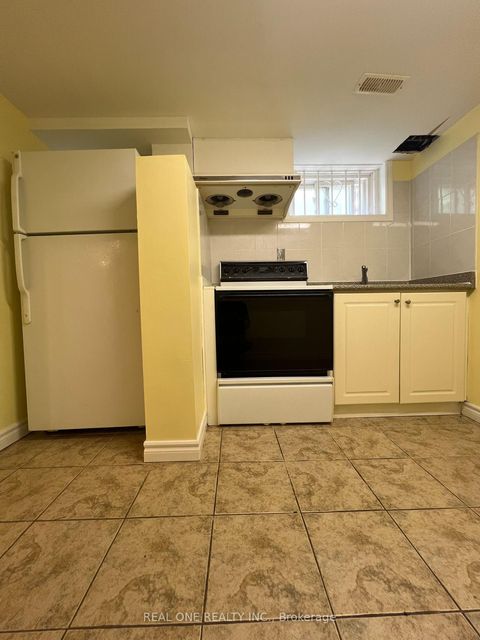 Photo 15 at 34 Shippigan Crescent, Don Valley Village, Toronto