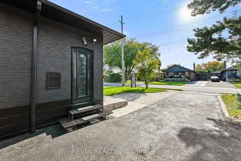 Photo 2 at 63 Crosland Drive, Maryvale, Toronto
