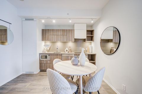 Photo 4 at 3211 - 125 Peter Street, Waterfront Communities C1, Toronto