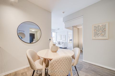 Photo 7 at 3211 - 125 Peter Street, Waterfront Communities C1, Toronto