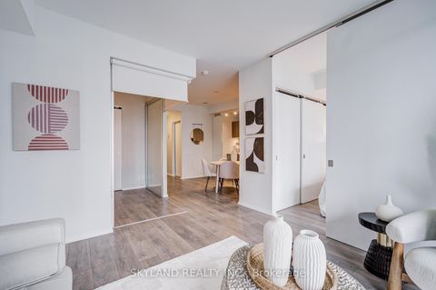 Photo 12 at 3211 - 125 Peter Street, Waterfront Communities C1, Toronto