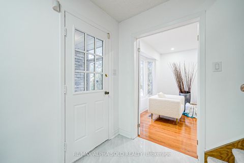 Photo 3 at 158 Ingleton Boulevard, Milliken, Toronto