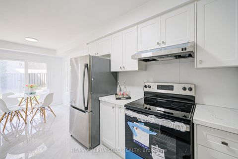Photo 13 at 158 Ingleton Boulevard, Milliken, Toronto