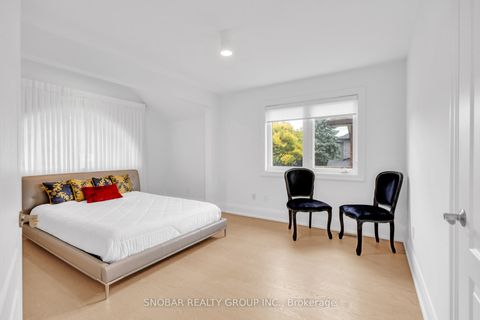 Photo 15 at 46 Poplar Avenue, City Centre West, Toronto