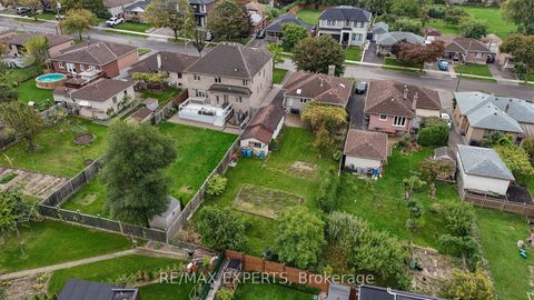 Photo 5 at 26 Grovedale Avenue, Maple Leaf, Toronto